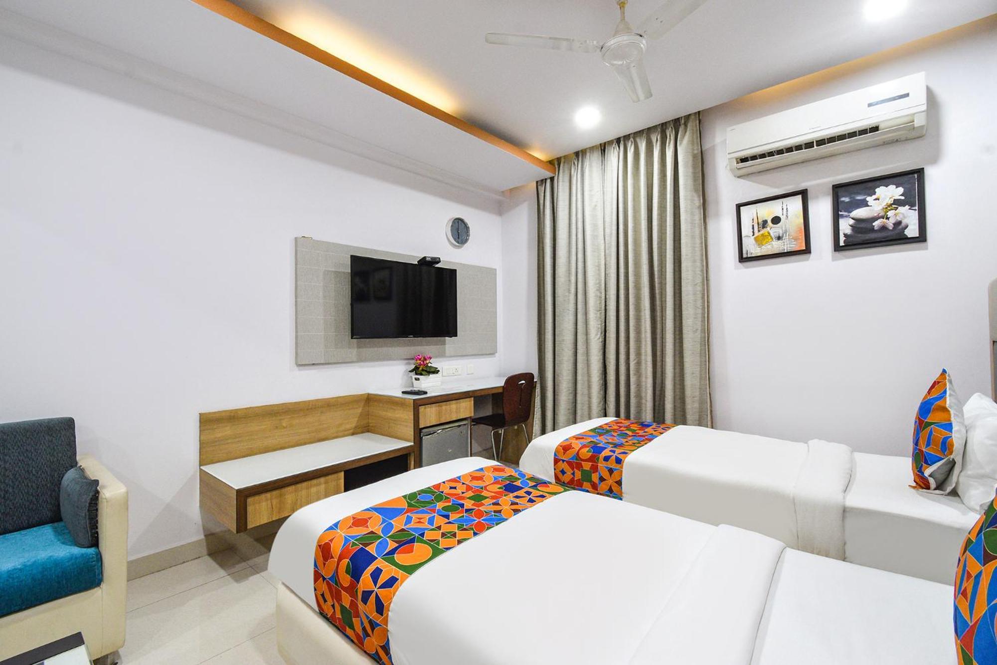 Fabhotel Aditya Homes - Nr Isb, Gachibowli Haydarabad Dış mekan fotoğraf